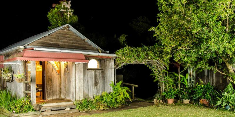 Bed and Breakfast Bundaberg - Mango Hut Accommodatrion